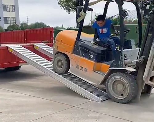 延边朝鲜族铝合金梯子的安全问题必须高度重视